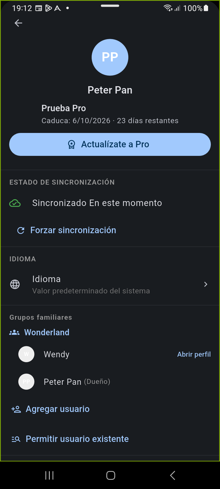 Pantalla de Gestión del Grupo que muestra los selectores de lista blanca de Destinos de Compartición Permitidos bajo una tarjeta de miembro activo