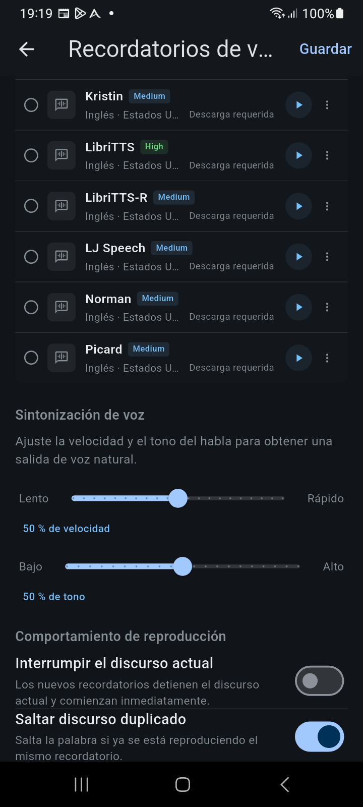 Ajustes de Comportamiento de Reproducción mostrando interruptores para interrumpir voz actual y omitir voz duplicada