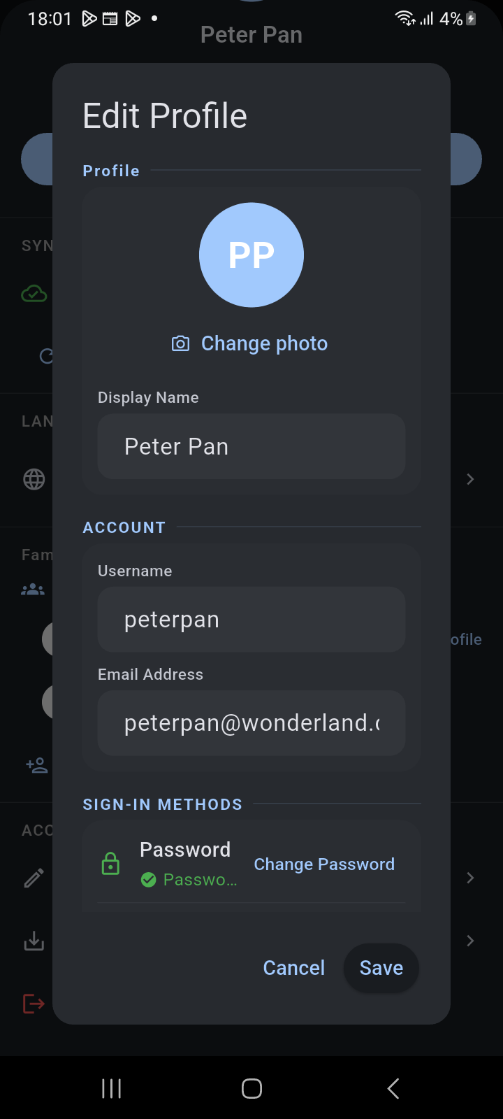 Finestra di dialogo Modifica profilo che mostra l'avatar dell'utente, l'azione Cambia foto, Nome visualizzato, Nome utente, Indirizzo email e Metodi di accesso
