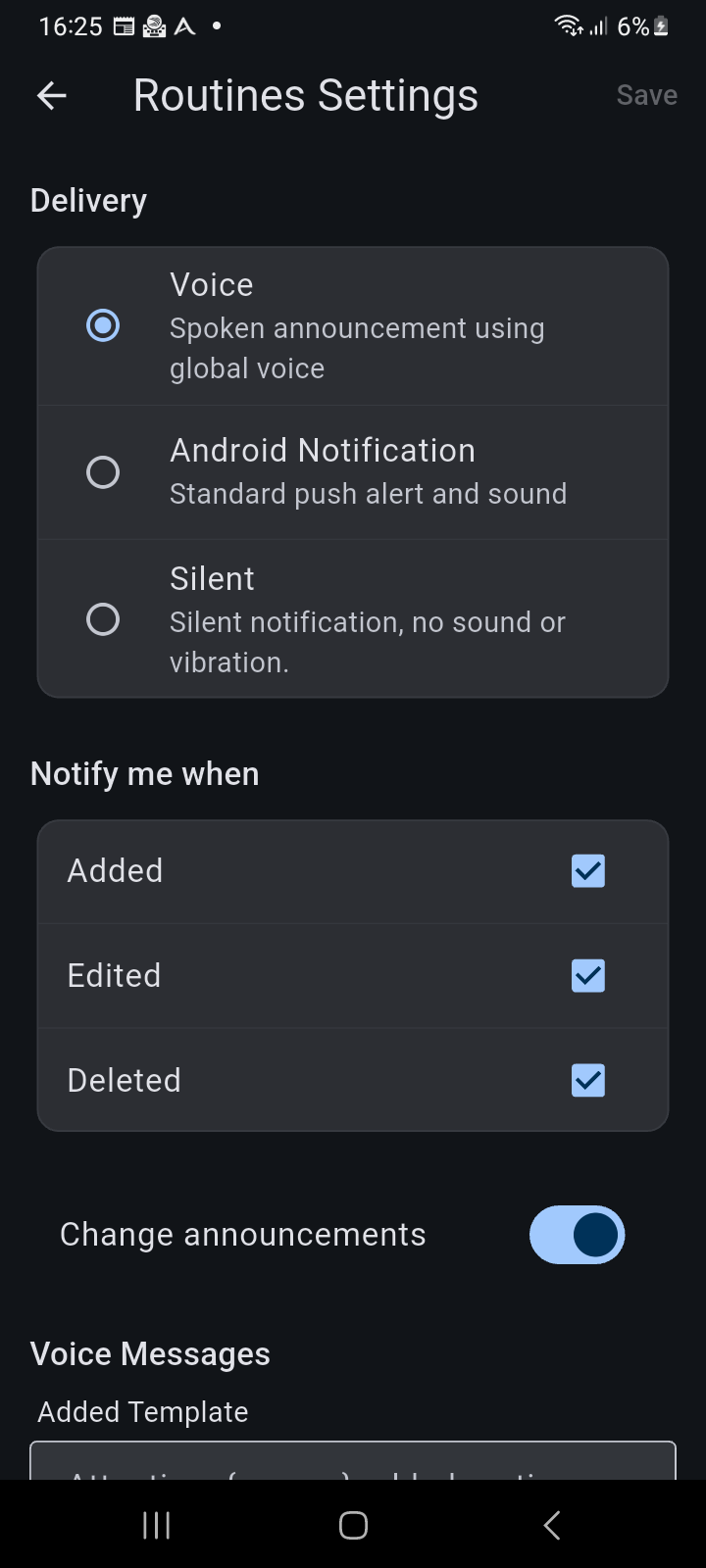 Impostazioni di notifica dell'entità che mostrano la selezione della Modalità di Consegna, le caselle di controllo dei trigger degli eventi e i modelli vocali personalizzabili