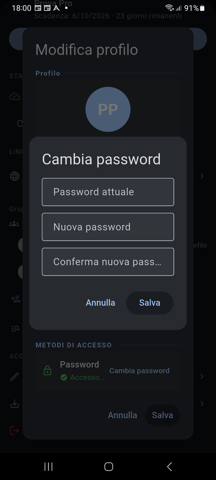 Finestra modale Cambia password che richiede Password attuale, Nuova password e Conferma nuova password