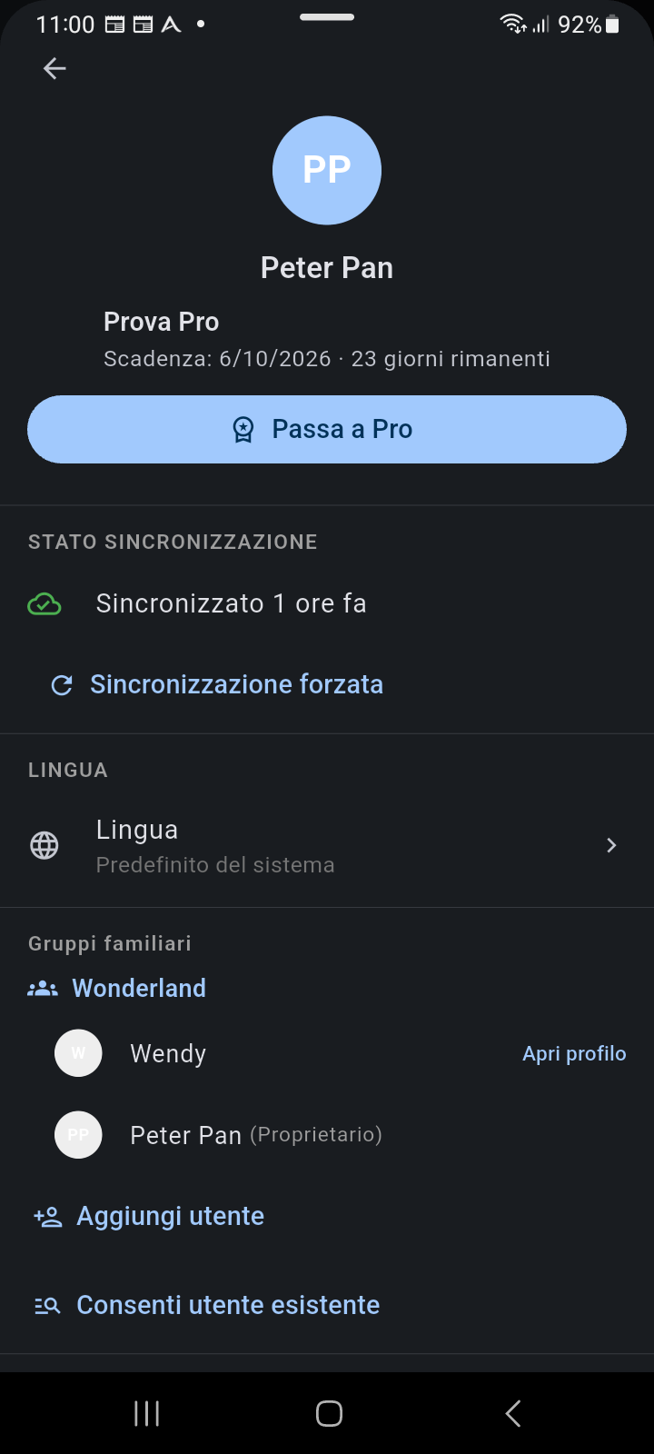 Pannello Account che mostra utente attivo, livello Pro Trial, stato di sincronizzazione e gruppi famiglia