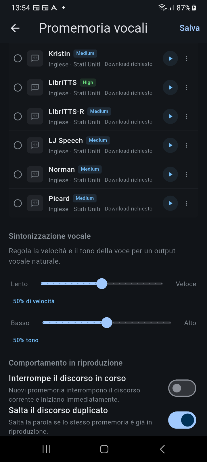 Impostazioni Comportamento di Riproduzione che mostrano le opzioni interrompi voce corrente e salta voce duplicata