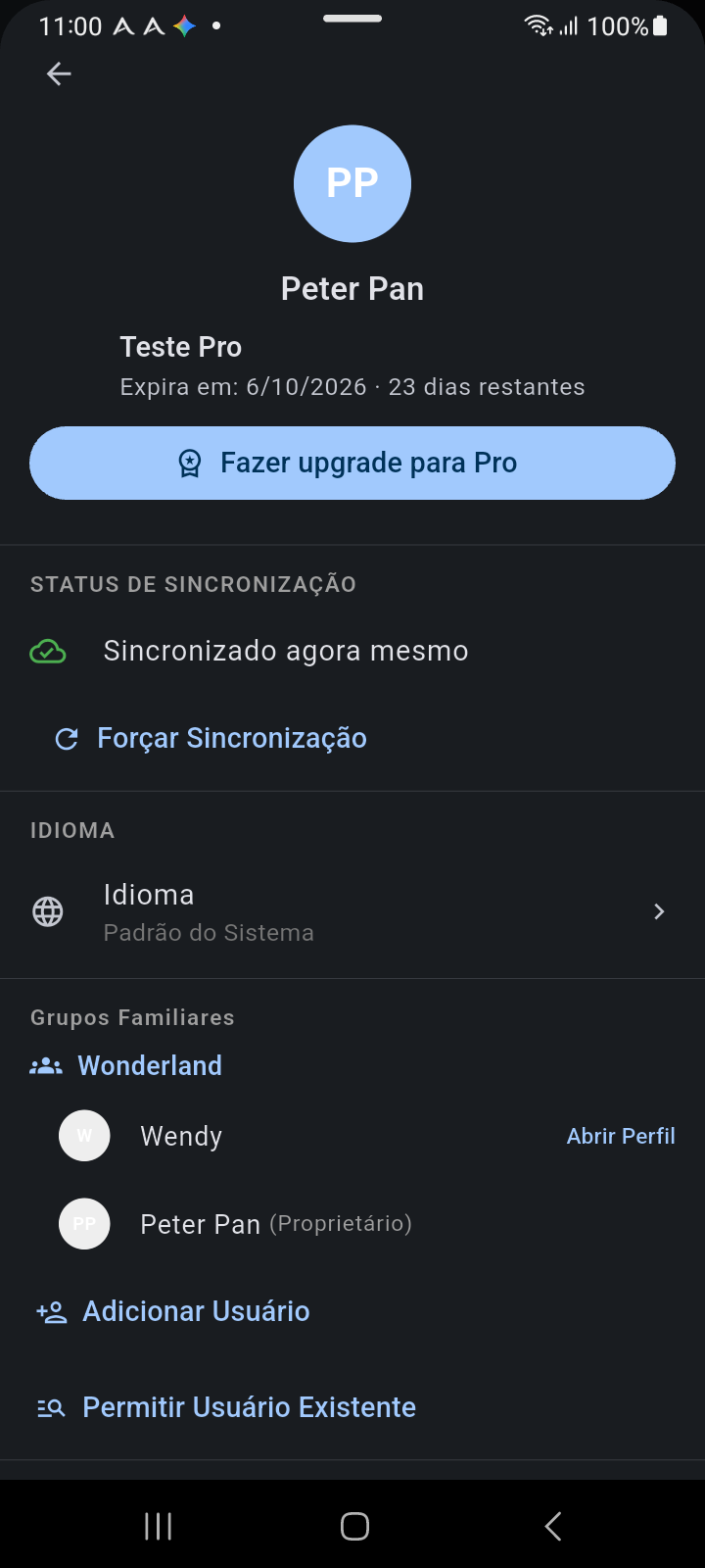 Painel da Conta exibindo usuário ativo, nível Pro Trial, status de sincronização e grupos familiares